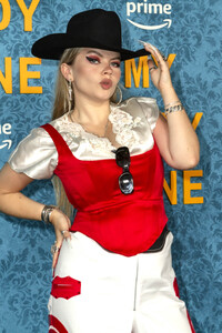 Serienpremiere 'My Lady Jane' in Los Angeles