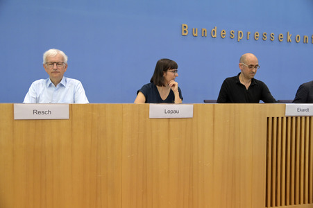 Bundespressekonferenz Neue Verfassungsbeschwerden gegen das Bundesklimaschutzgesetz in Berlin
