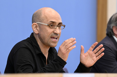 Bundespressekonferenz Neue Verfassungsbeschwerden gegen das Bundesklimaschutzgesetz in Berlin