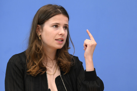 Bundespressekonferenz Neue Verfassungsbeschwerden gegen das Bundesklimaschutzgesetz in Berlin