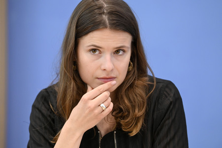 Bundespressekonferenz Neue Verfassungsbeschwerden gegen das Bundesklimaschutzgesetz in Berlin