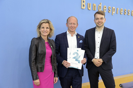 Bundespressekonferenz Israel Survey 2024 in Berlin