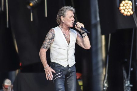 Konzert von Peter Maffay mit Band und Gästen in München