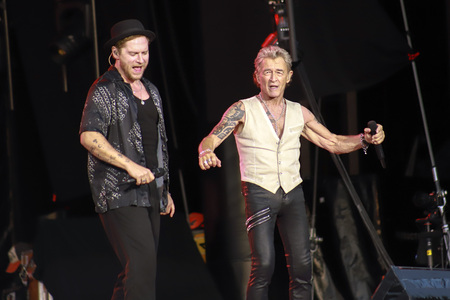 Konzert von Peter Maffay mit Band und Gästen in München