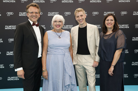 Festivaleröffnung mit Filmpremiere 'Zwei zu eins', Filmfest München 2024