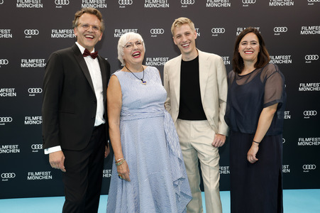 Festivaleröffnung mit Filmpremiere 'Zwei zu eins', Filmfest München 2024