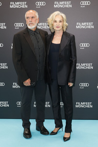 Festivaleröffnung mit Filmpremiere 'Zwei zu eins', Filmfest München 2024