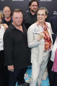 Festivaleröffnung mit Filmpremiere 'Zwei zu eins', Filmfest München 2024