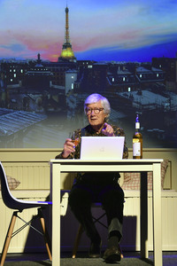 Theaterprobe 'Monsieur Pierre geht online' in München