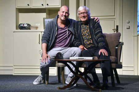 Theaterprobe 'Monsieur Pierre geht online' in München