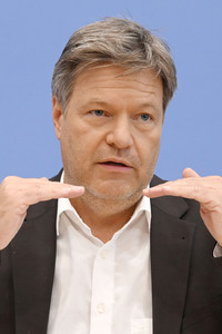 Bundespressekonferenz 1. Gleichwertigkeitsbericht der Bundesregierung in Berlin