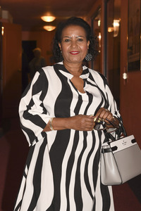 Theaterpremiere 'Monsieur Pierre geht online' in München