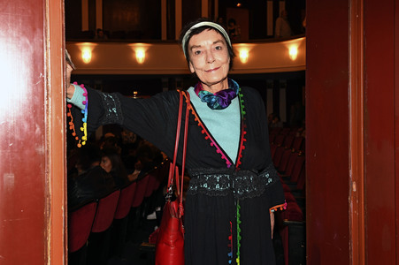 Theaterpremiere 'Monsieur Pierre geht online' in München