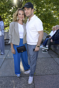 Dawid Tomaszewski Präsentation und Ausstellungseröffnung auf der Berlin Fashion Week S/S 2025 in Berlin