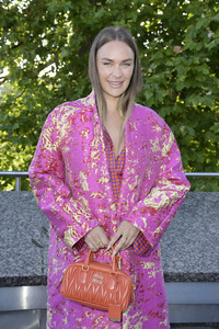 Dawid Tomaszewski Präsentation und Ausstellungseröffnung auf der Berlin Fashion Week S/S 2025 in Berlin