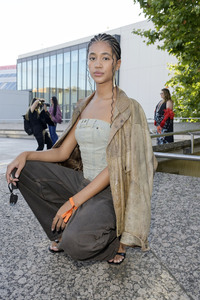 Dawid Tomaszewski Präsentation und Ausstellungseröffnung auf der Berlin Fashion Week S/S 2025 in Berlin