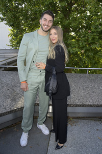 Dawid Tomaszewski Präsentation und Ausstellungseröffnung auf der Berlin Fashion Week S/S 2025 in Berlin