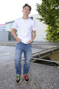 Dawid Tomaszewski Präsentation und Ausstellungseröffnung auf der Berlin Fashion Week S/S 2025 in Berlin