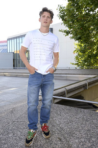 Dawid Tomaszewski Präsentation und Ausstellungseröffnung auf der Berlin Fashion Week S/S 2025 in Berlin