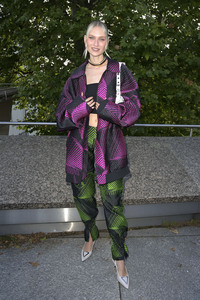 Dawid Tomaszewski Präsentation und Ausstellungseröffnung auf der Berlin Fashion Week S/S 2025 in Berlin