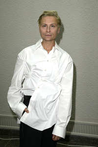 Dawid Tomaszewski Präsentation und Ausstellungseröffnung auf der Berlin Fashion Week S/S 2025 in Berlin