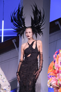 Dawid Tomaszewski Präsentation und Ausstellungseröffnung auf der Berlin Fashion Week S/S 2025 in Berlin