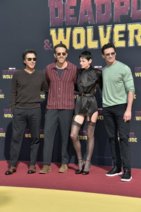 Fan-Screening 'Deadpool & Wolverine' in Berlin