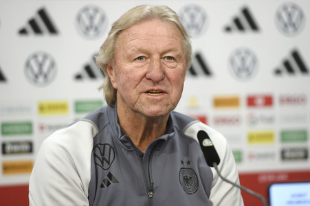 Abschlusspressekonferenz zum EM Qualifikationsspiel Deutschland - Österreich in Hannover