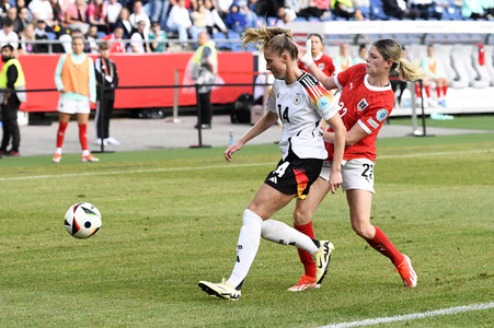 Frauenfußball-Länderspiel Deutschland gegen Österreich in Hannover