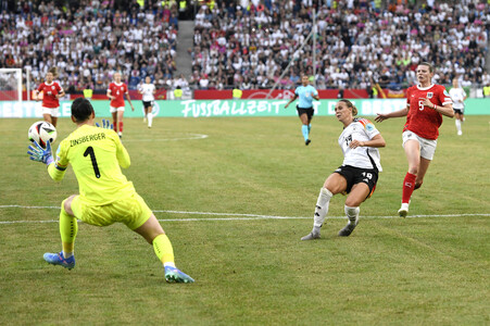 Frauenfußball-Länderspiel Deutschland gegen Österreich in Hannover
