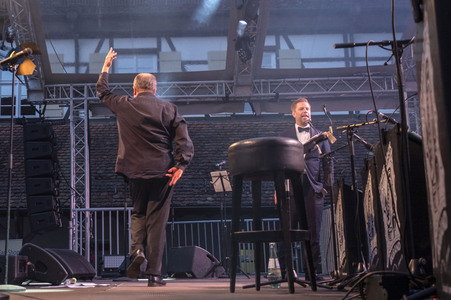 Konzert von Tom Gaebel mit der Lumberjack Swing-Band in Uhingen