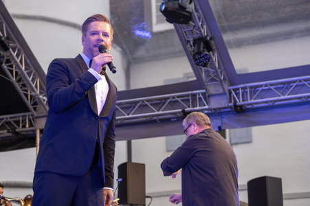 Konzert von Tom Gaebel mit der Lumberjack Swing-Band in Uhingen