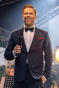 Konzert von Tom Gaebel mit der Lumberjack Swing-Band in Uhingen