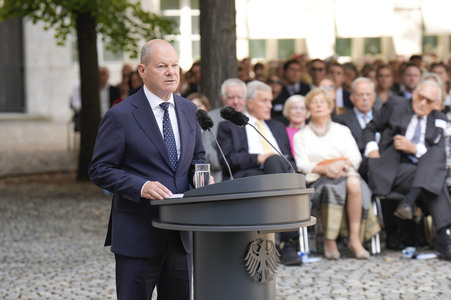 Gedenkveranstaltung zum 80. Jahrestag des Aufstands gegen Nationalsozialistische Gewaltherrschaft in Berlin