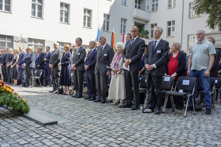 Gedenkveranstaltung zum 80. Jahrestag des Aufstands gegen Nationalsozialistische Gewaltherrschaft in Berlin