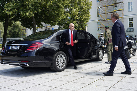Empfang des Verteidigungsministers des Vereinigten Königreichs in Berlin