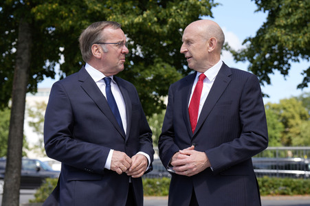 Empfang des Verteidigungsministers des Vereinigten Königreichs in Berlin