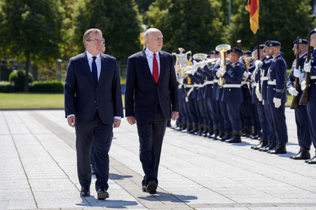 Empfang des Verteidigungsministers des Vereinigten Königreichs in Berlin