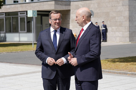 Empfang des Verteidigungsministers des Vereinigten Königreichs in Berlin