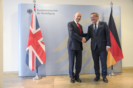 Empfang des Verteidigungsministers des Vereinigten Königreichs in Berlin