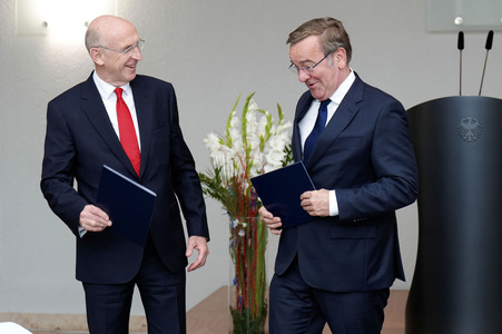 Empfang des Verteidigungsministers des Vereinigten Königreichs in Berlin