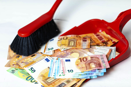 Symbolfoto Geldverschwendung