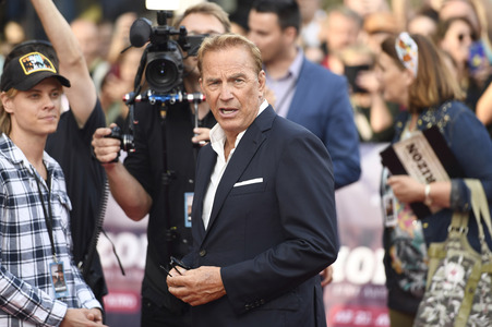 Filmpremiere 'Horizon' in Berlin