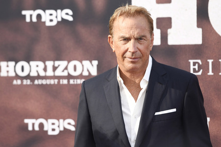 Filmpremiere 'Horizon' in Berlin