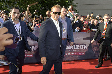 Filmpremiere 'Horizon' in Berlin