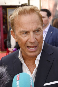 Filmpremiere 'Horizon' in Berlin