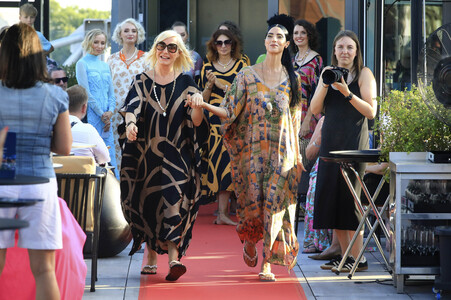Fashion Show von Viktoria Varga und Célia von Barchewitz in Leipzig