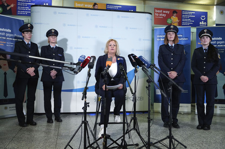 Eröffnung der ersten Anlaufstelle der Bundespolizei zum Schutz von Frauen vor Gewalt in Berlin