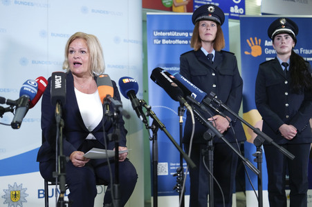 Eröffnung der ersten Anlaufstelle der Bundespolizei zum Schutz von Frauen vor Gewalt in Berlin