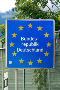 Symbolfoto Zollschild Bundesrepublik Deutschland